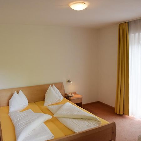 Hotel Pension Schweitzer Silandro Ngoại thất bức ảnh