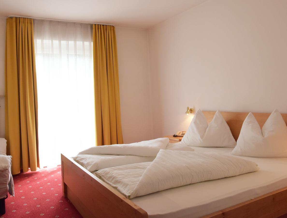 Hotel Pension Schweitzer Silandro Ngoại thất bức ảnh