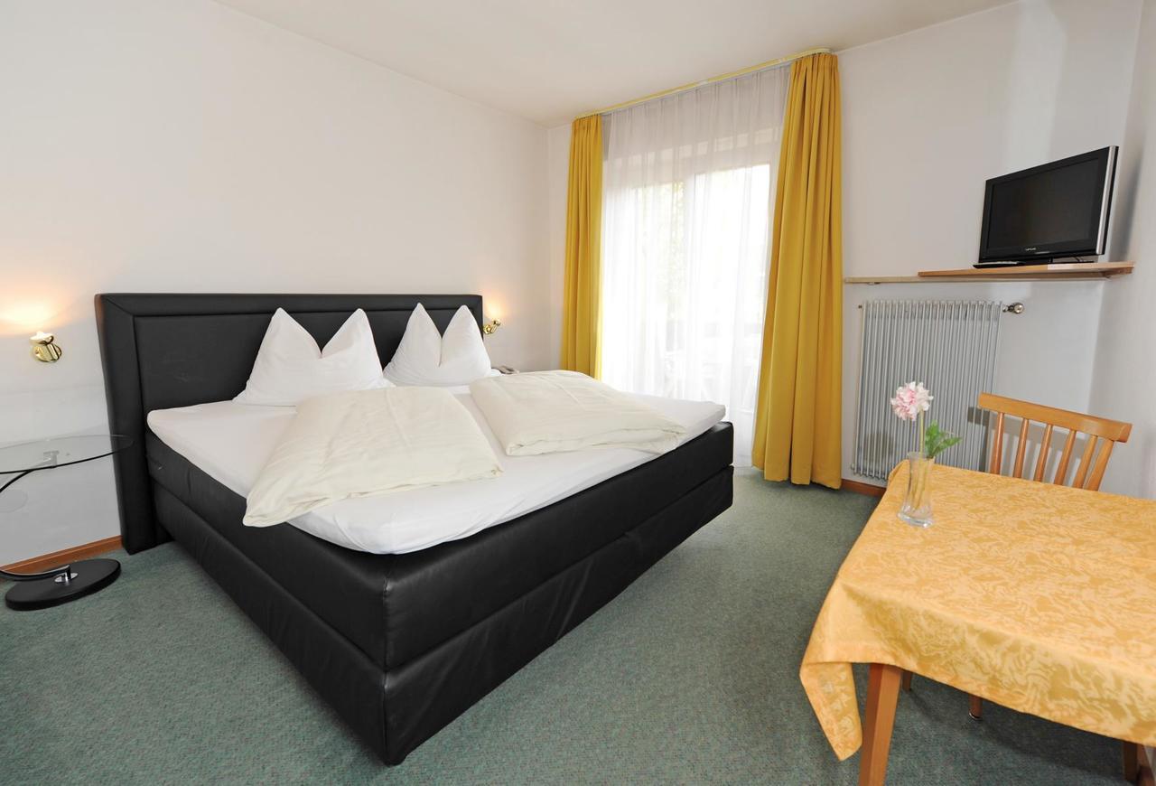 Hotel Pension Schweitzer Silandro Ngoại thất bức ảnh