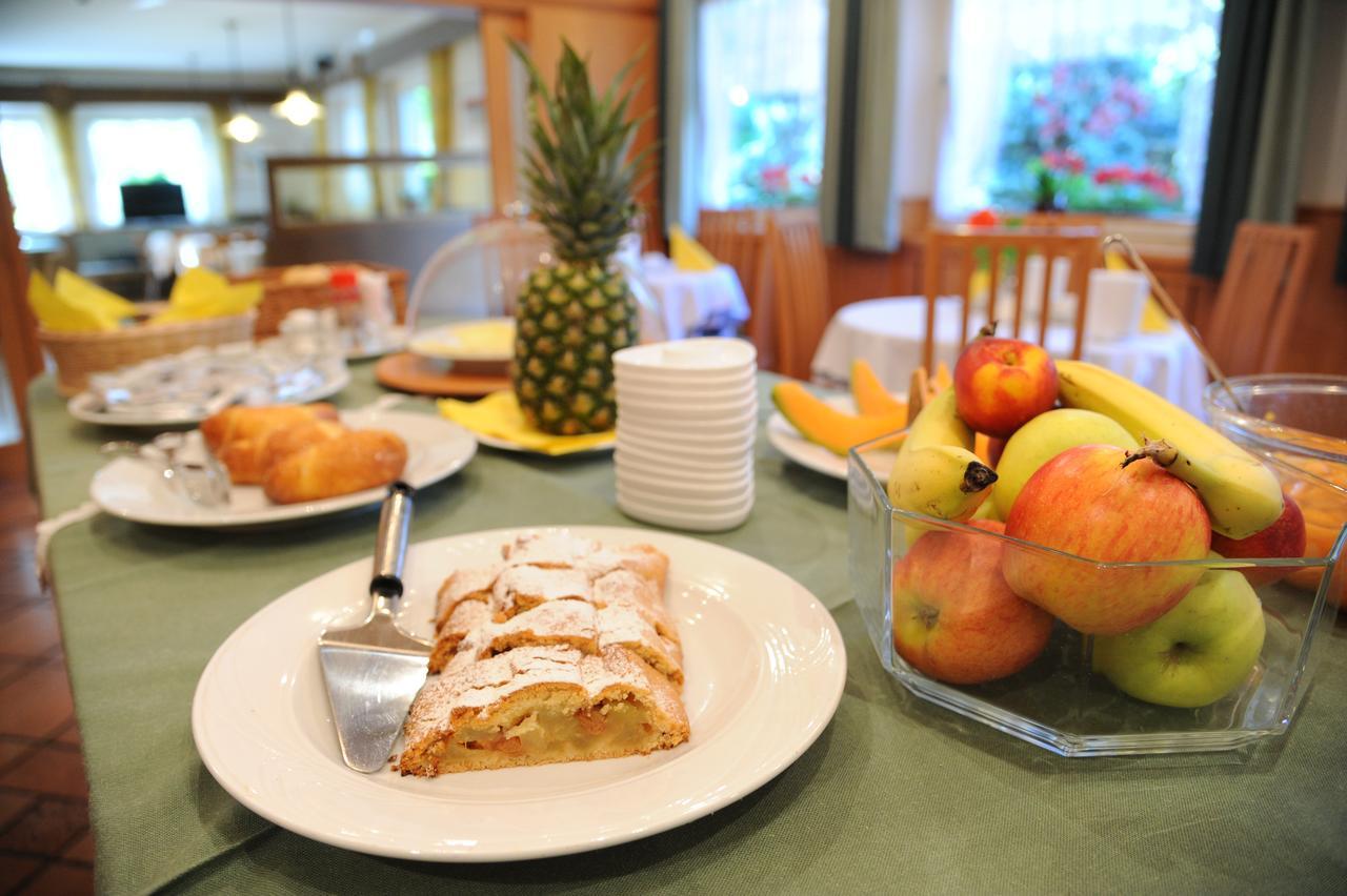 Hotel Pension Schweitzer Silandro Ngoại thất bức ảnh