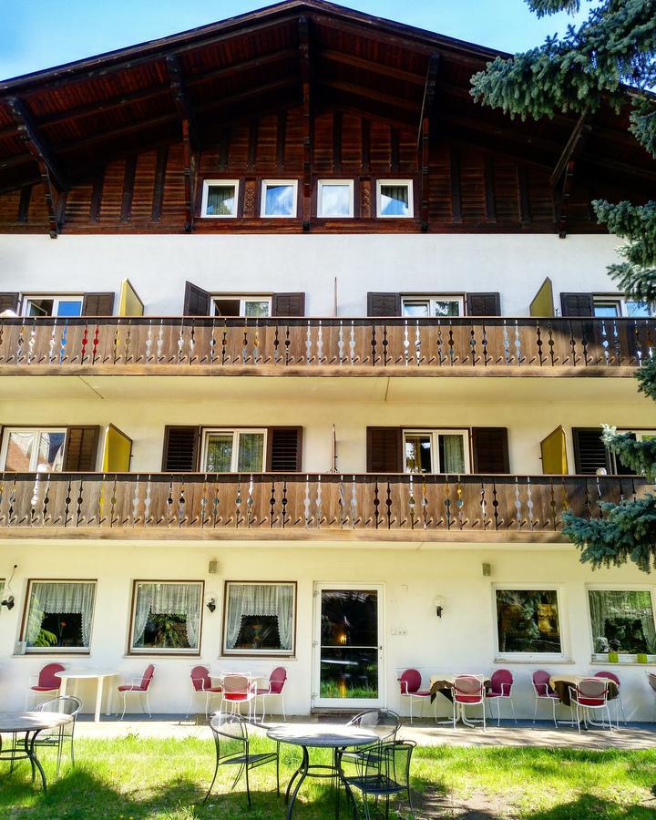 Hotel Pension Schweitzer Silandro Ngoại thất bức ảnh