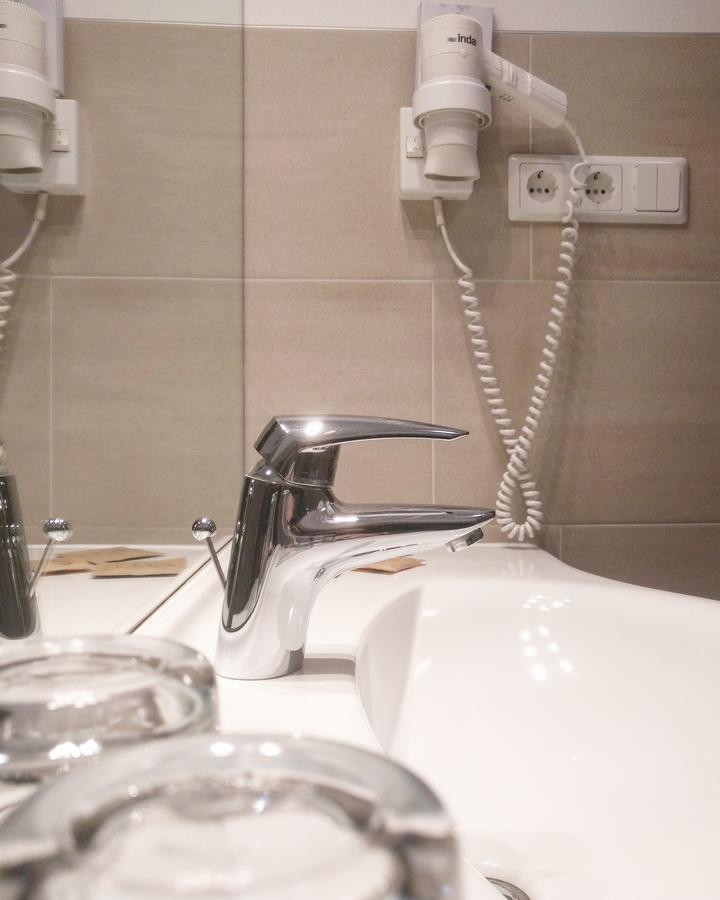 Hotel Pension Schweitzer Silandro Ngoại thất bức ảnh
