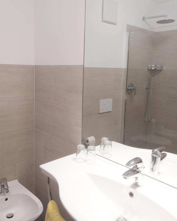 Hotel Pension Schweitzer Silandro Ngoại thất bức ảnh